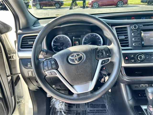 used 2019 Toyota Highlander car, priced at $21,680