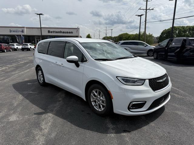 used 2023 Chrysler Pacifica car, priced at $24,489