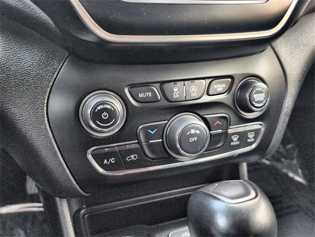 used 2019 Jeep Cherokee car, priced at $12,150