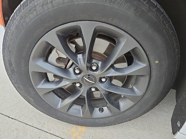 used 2021 Chrysler Pacifica car, priced at $22,158