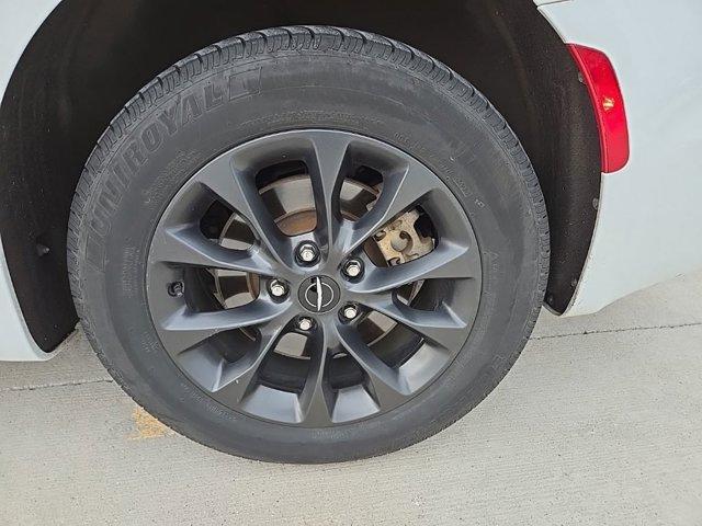 used 2021 Chrysler Pacifica car, priced at $22,158