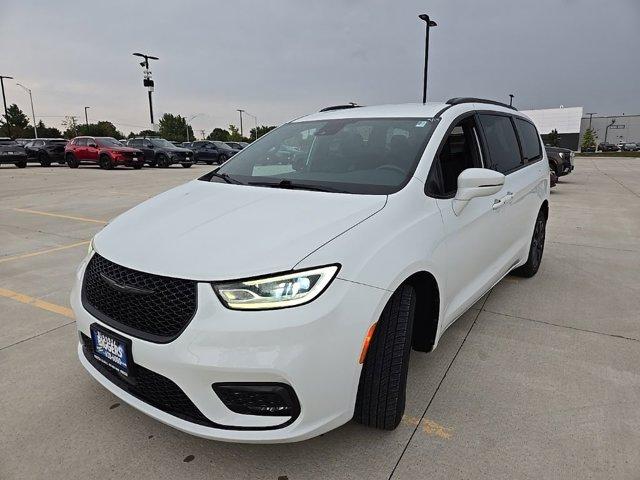 used 2021 Chrysler Pacifica car, priced at $22,158