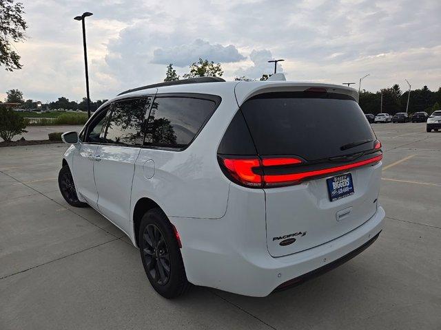used 2021 Chrysler Pacifica car, priced at $22,158