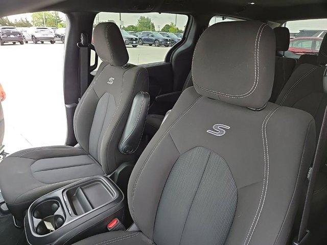 used 2021 Chrysler Pacifica car, priced at $22,158