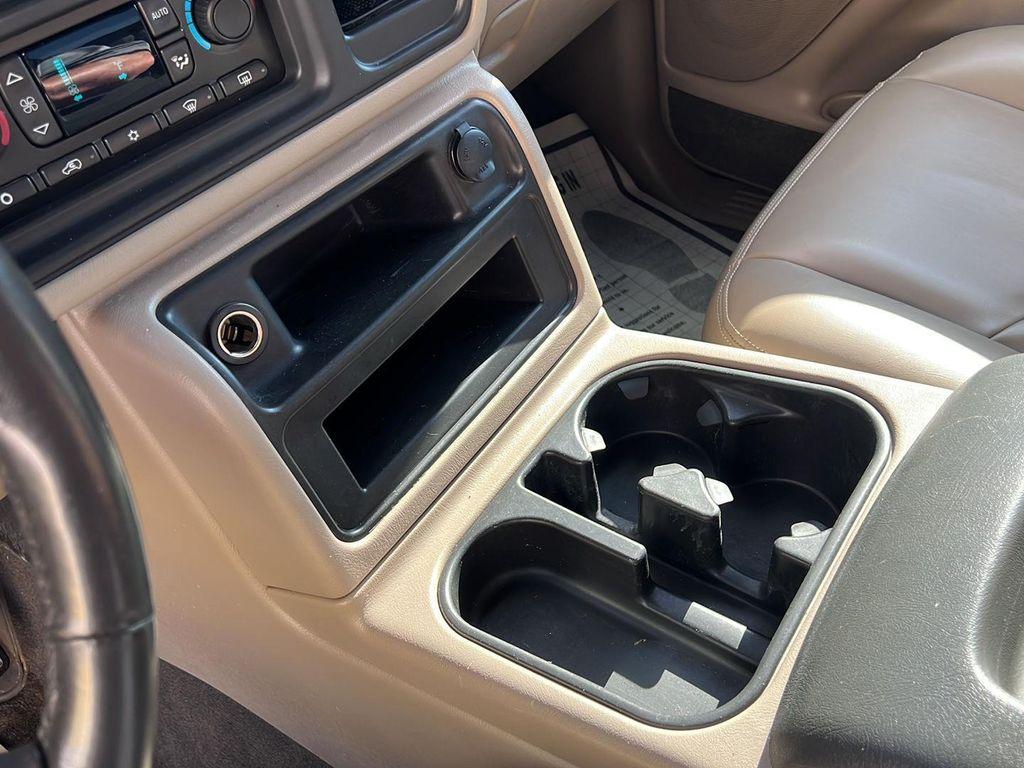 used 2004 Chevrolet Avalanche car, priced at $15,995
