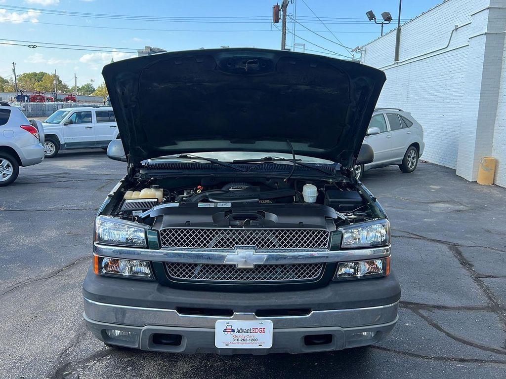 used 2004 Chevrolet Avalanche car, priced at $15,995