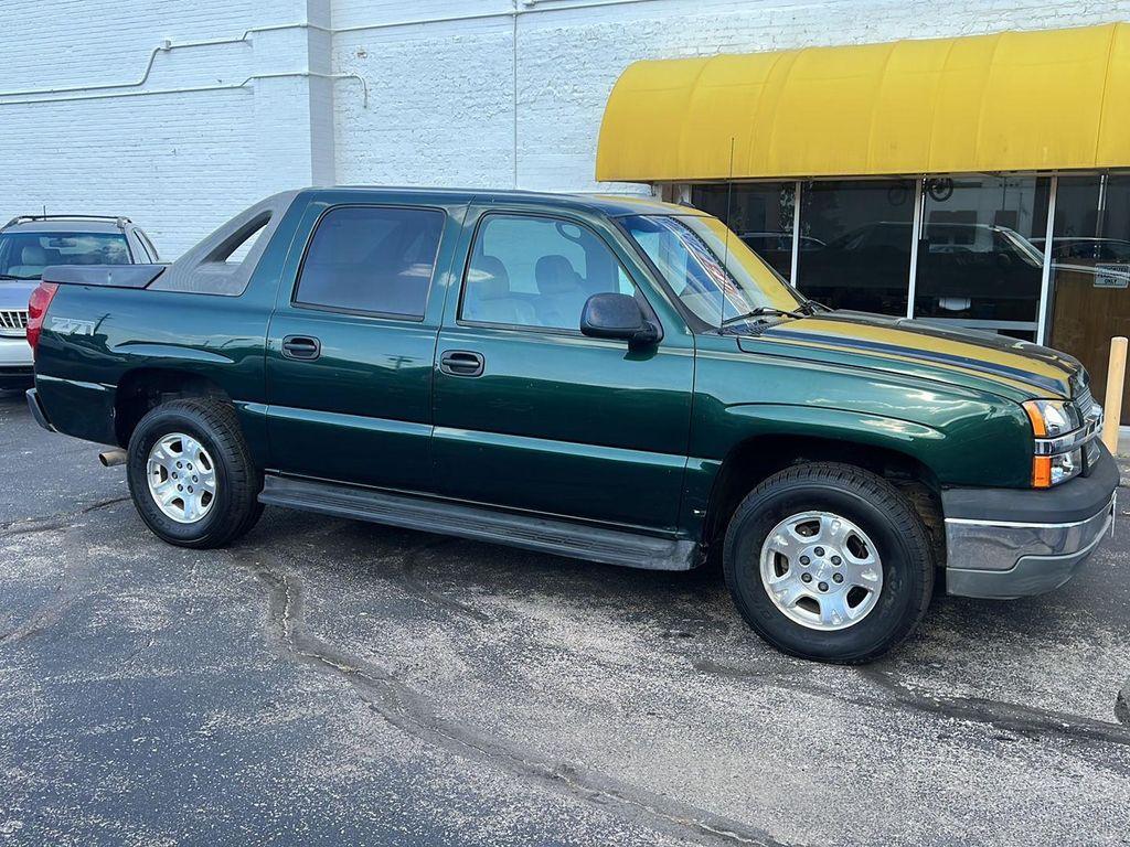 used 2004 Chevrolet Avalanche car, priced at $15,995