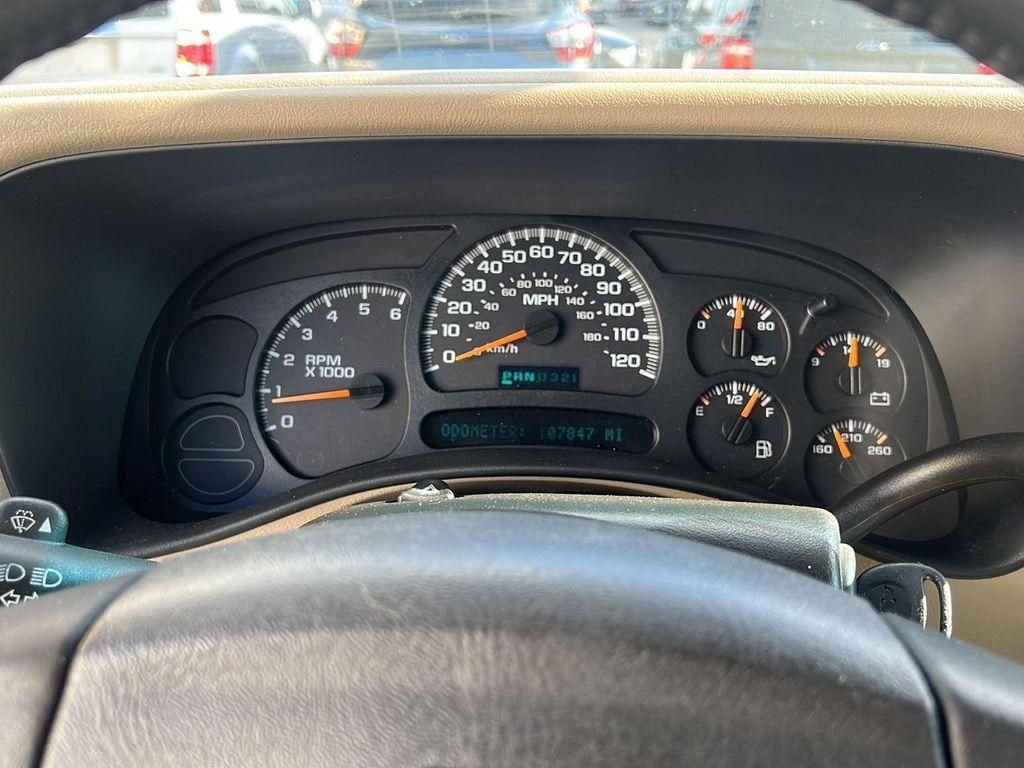 used 2004 Chevrolet Avalanche car, priced at $15,995