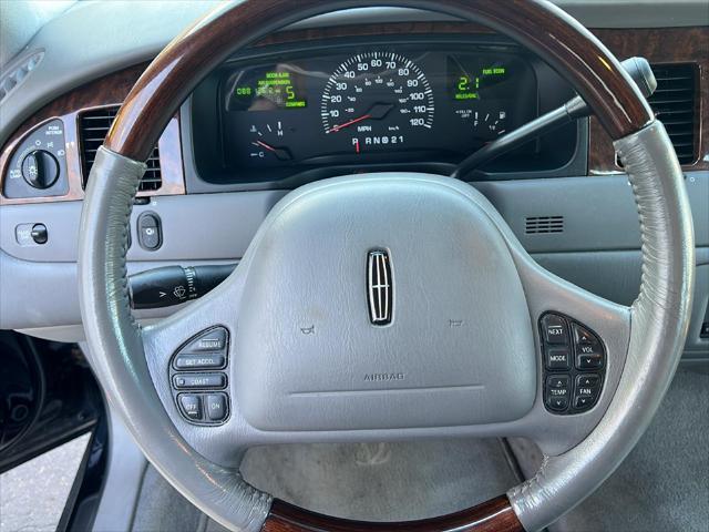 used 2001 Lincoln Town Car car, priced at $12,995