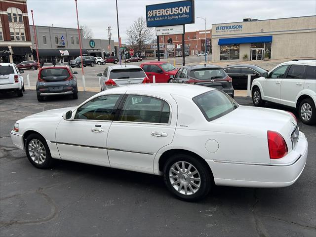 used 2007 Lincoln Town Car car, priced at $12,995