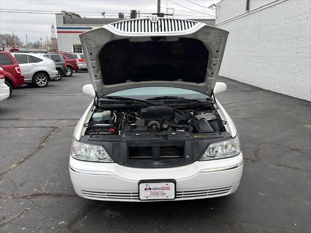 used 2007 Lincoln Town Car car, priced at $12,995