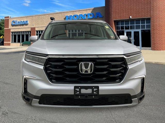 new 2025 Honda Pilot car, priced at $46,995