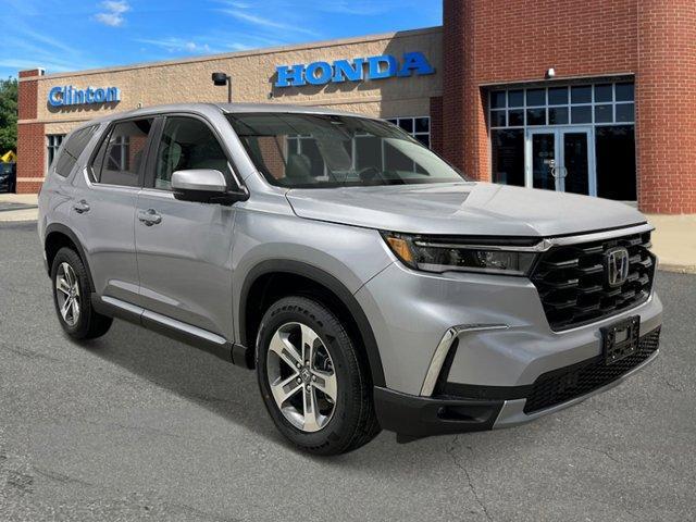 new 2025 Honda Pilot car, priced at $47,825