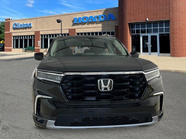 new 2025 Honda Pilot car, priced at $54,530