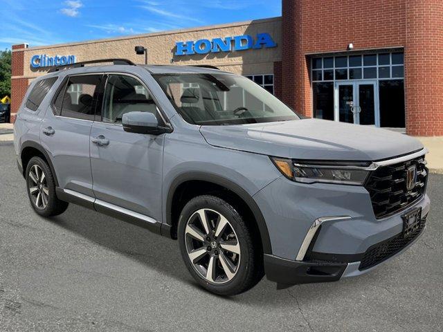 new 2025 Honda Pilot car, priced at $51,450