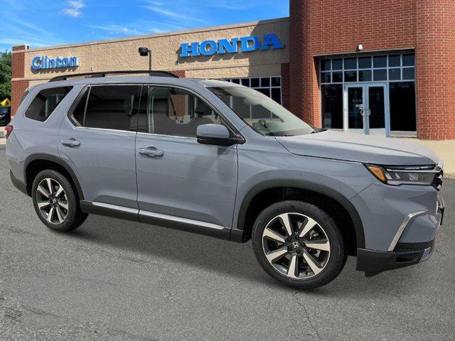 new 2025 Honda Pilot car, priced at $51,450