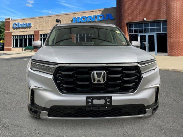 new 2025 Honda Pilot car, priced at $46,995