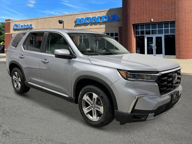 new 2025 Honda Pilot car, priced at $47,825