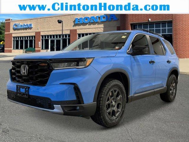 new 2025 Honda Pilot car, priced at $51,255