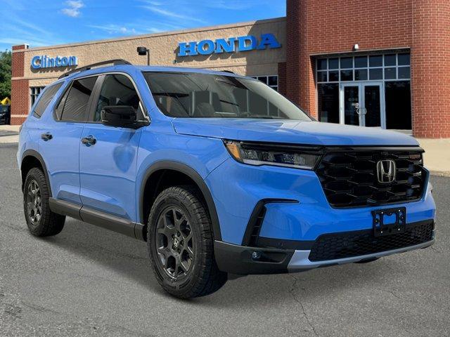 new 2025 Honda Pilot car, priced at $51,255