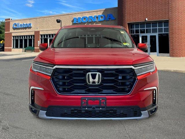 new 2025 Honda Pilot car, priced at $47,550