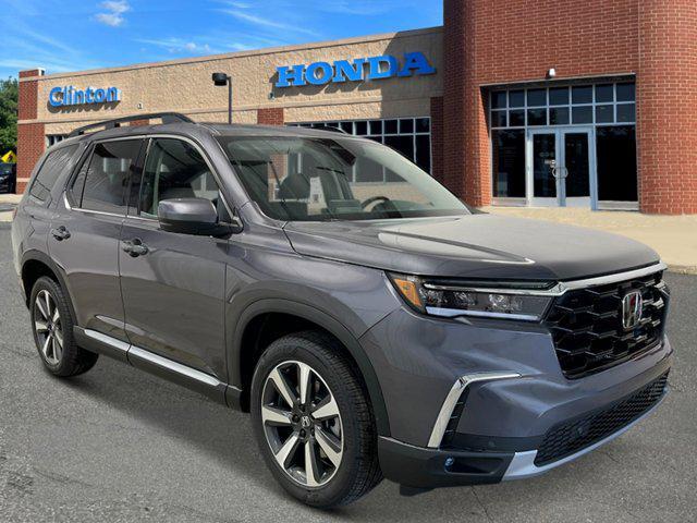 new 2025 Honda Pilot car, priced at $50,695