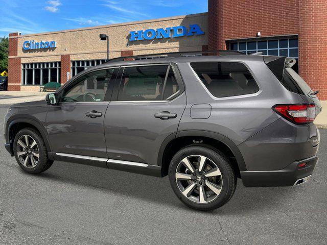 new 2025 Honda Pilot car, priced at $50,695