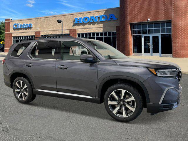 new 2025 Honda Pilot car, priced at $50,695