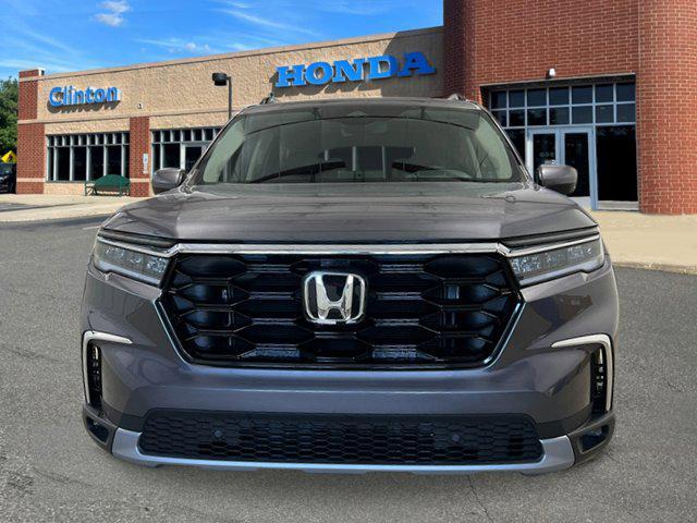 new 2025 Honda Pilot car, priced at $50,695