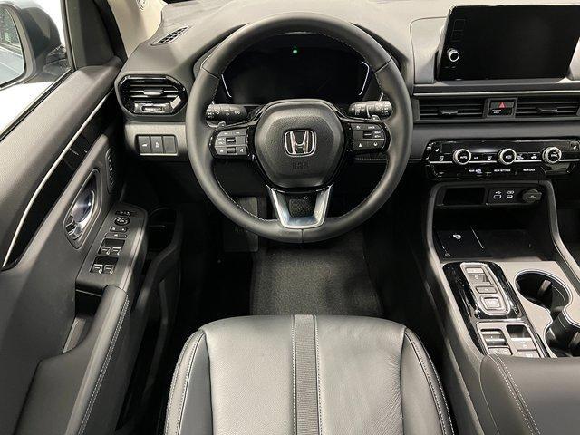 new 2025 Honda Pilot car, priced at $51,095