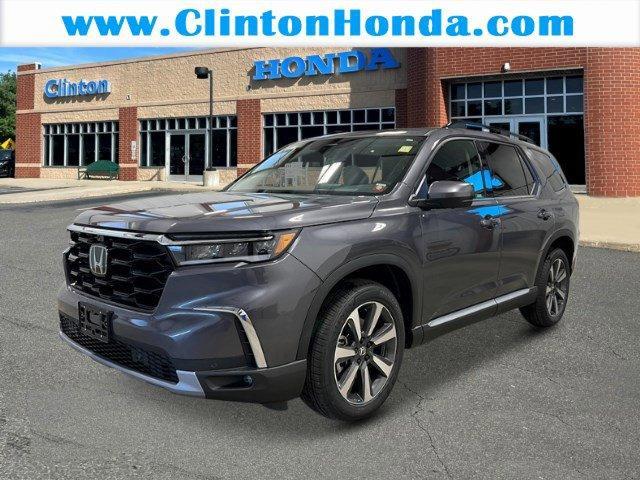 new 2025 Honda Pilot car, priced at $54,530