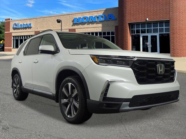 new 2025 Honda Pilot car, priced at $51,450