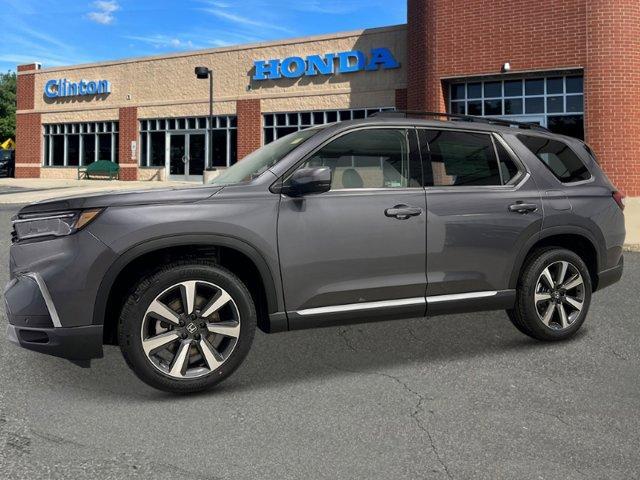 new 2025 Honda Pilot car, priced at $50,995