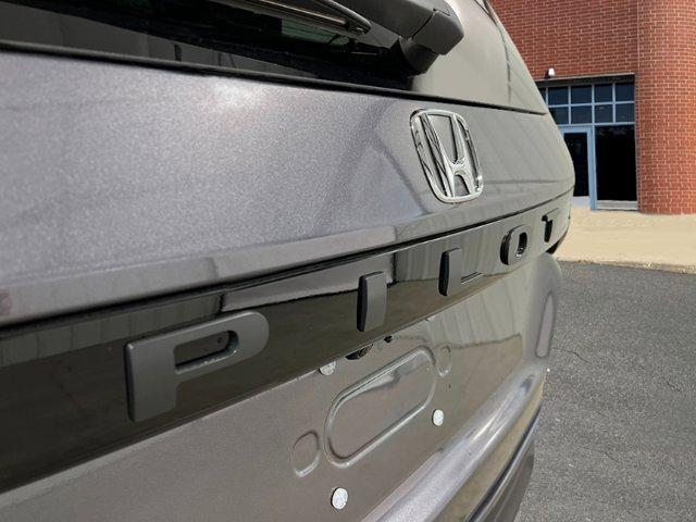 new 2025 Honda Pilot car, priced at $50,995