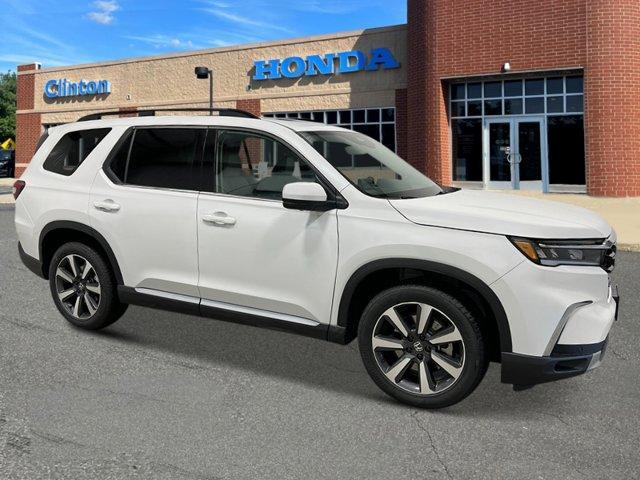 new 2025 Honda Pilot car, priced at $54,930