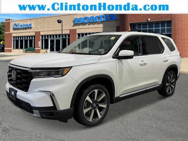 new 2025 Honda Pilot car, priced at $54,930