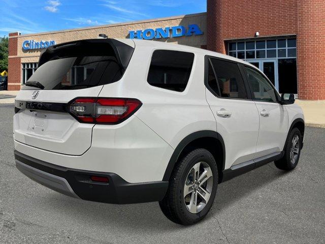 new 2025 Honda Pilot car, priced at $47,550