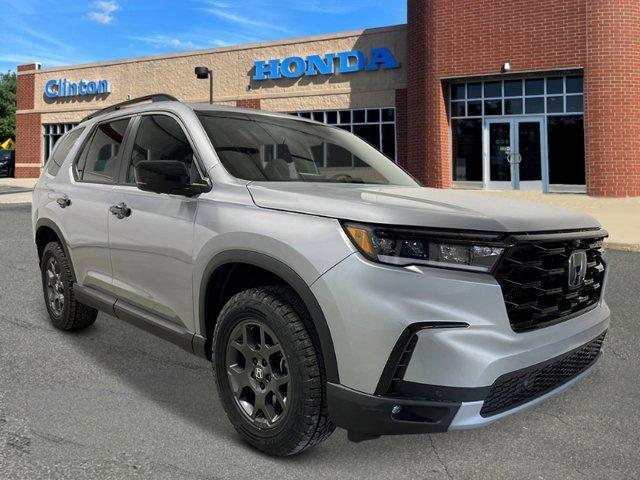 new 2025 Honda Pilot car, priced at $50,895