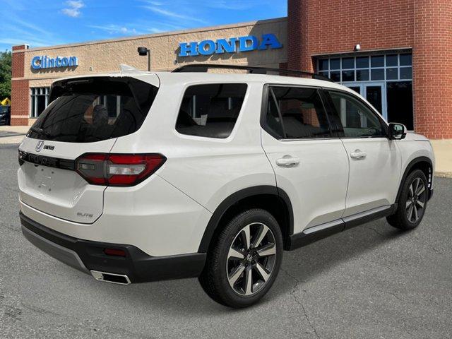 new 2025 Honda Pilot car, priced at $54,985