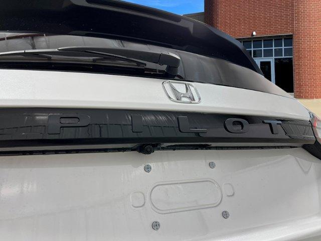 new 2025 Honda Pilot car, priced at $51,350