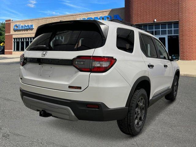 new 2025 Honda Pilot car, priced at $51,350