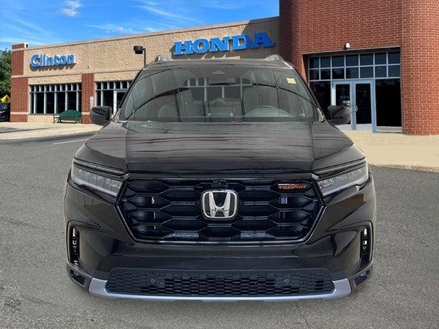 new 2025 Honda Pilot car, priced at $50,895