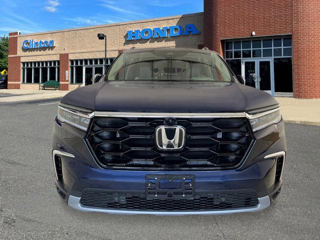 new 2025 Honda Pilot car, priced at $54,475