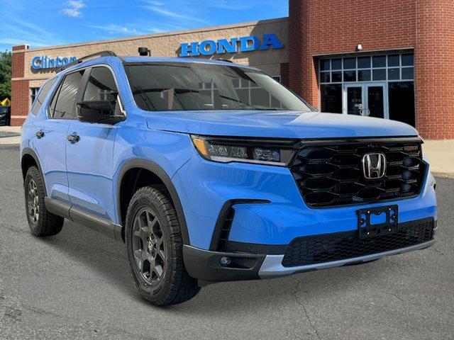 new 2025 Honda Pilot car, priced at $51,250