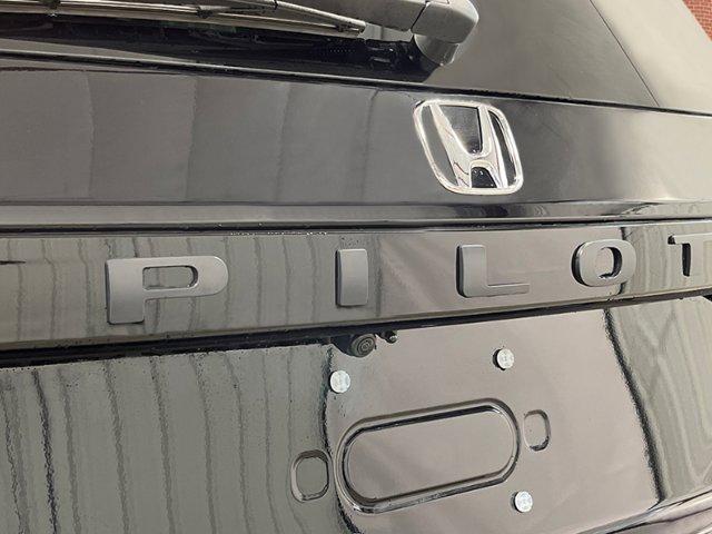 new 2025 Honda Pilot car, priced at $50,895