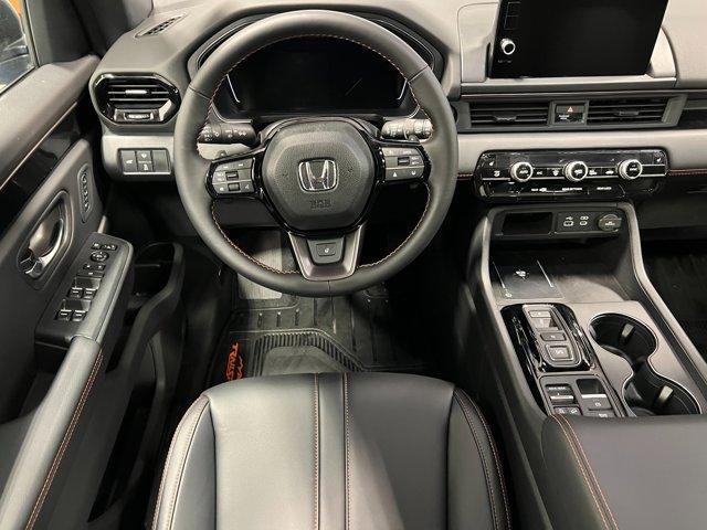 new 2025 Honda Pilot car, priced at $50,895