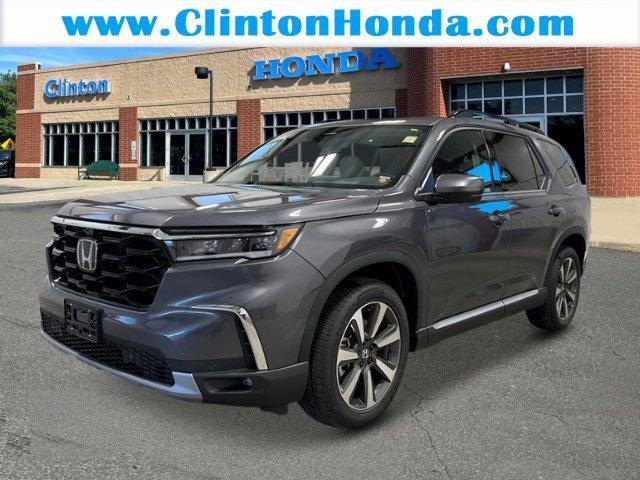 new 2025 Honda Pilot car, priced at $54,475