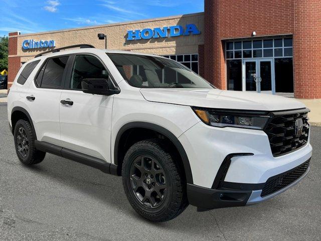 new 2025 Honda Pilot car, priced at $50,950