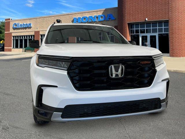 new 2025 Honda Pilot car, priced at $50,950