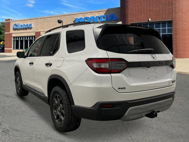 new 2025 Honda Pilot car, priced at $50,950